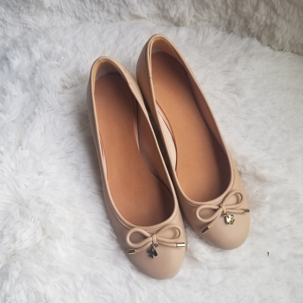 Beautiful Kate Spade nude Pumps